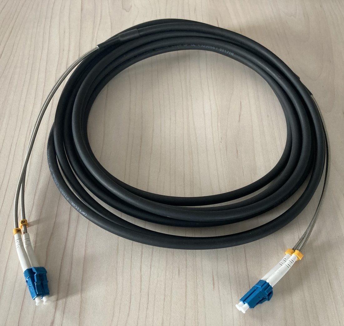 Masterlan AE fiber optic outdoor patch cord, LCupc/LCupc, Duplex, Singlemode 9/125, 5m