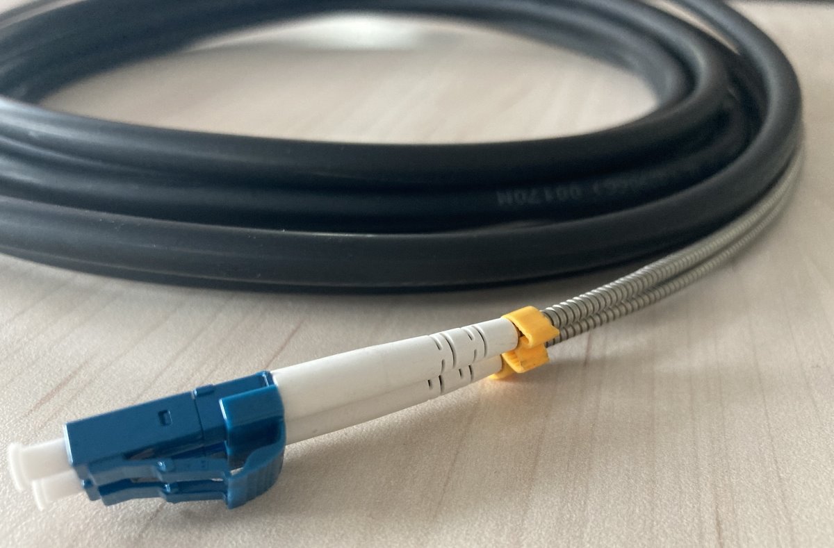 Masterlan AE fiber optic outdoor patch cord, LCupc/LCupc, Duplex, Singlemode 9/125, 5m