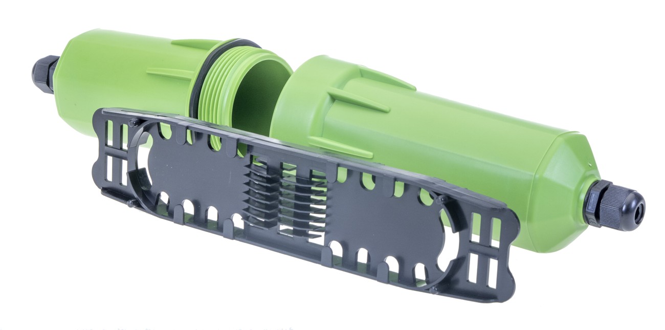 Masterlan Outdoor fiber optic enclosure for 24 fibers, including splice tray